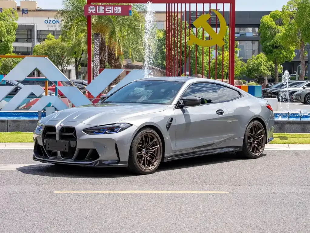 BMW M4 — фото 1