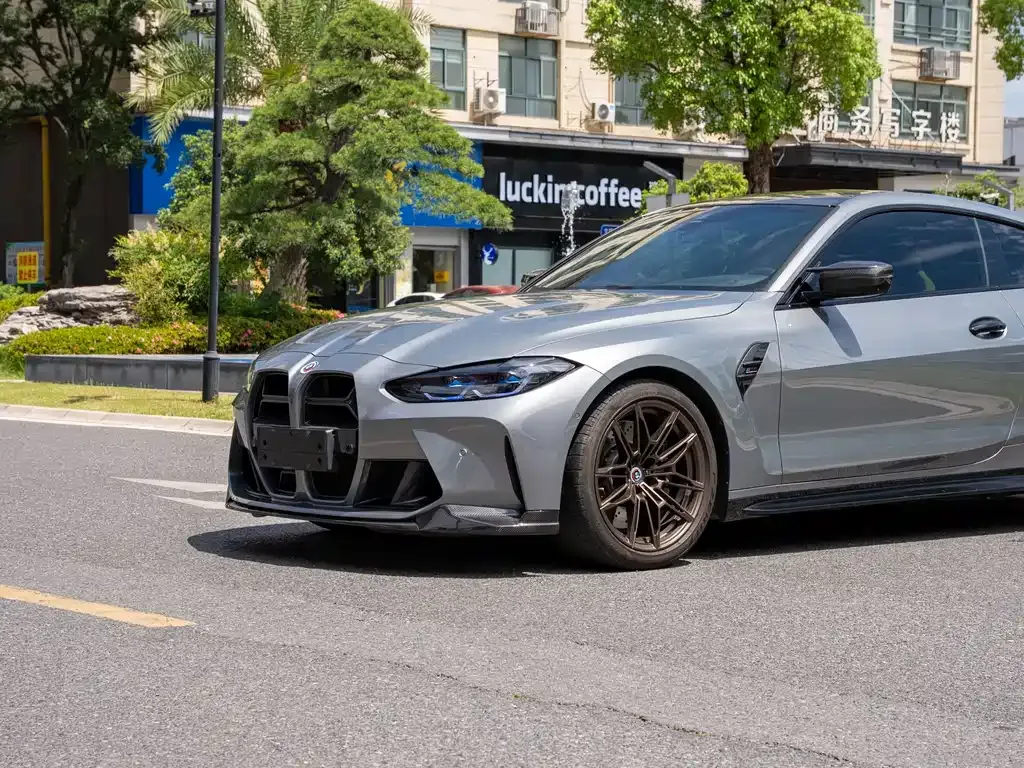 BMW M4 — фото 10