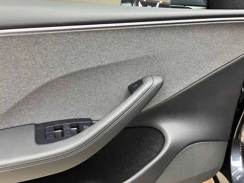 Tesla Model 3 — фото 6