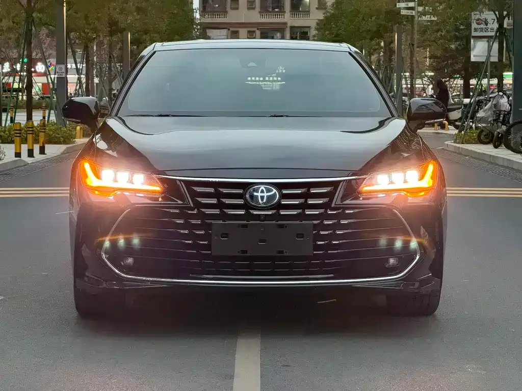 Toyota Avalon — фото 4