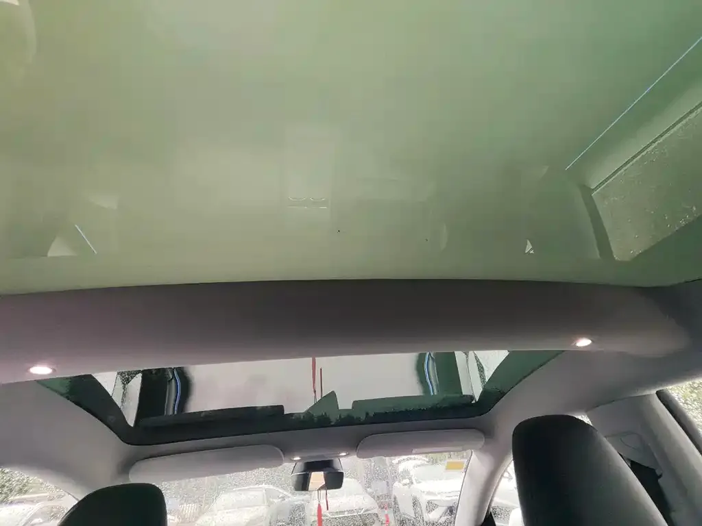 Tesla Model 3 — фото 2