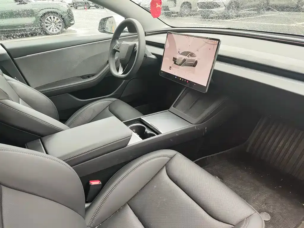 Tesla Model 3 — фото 6