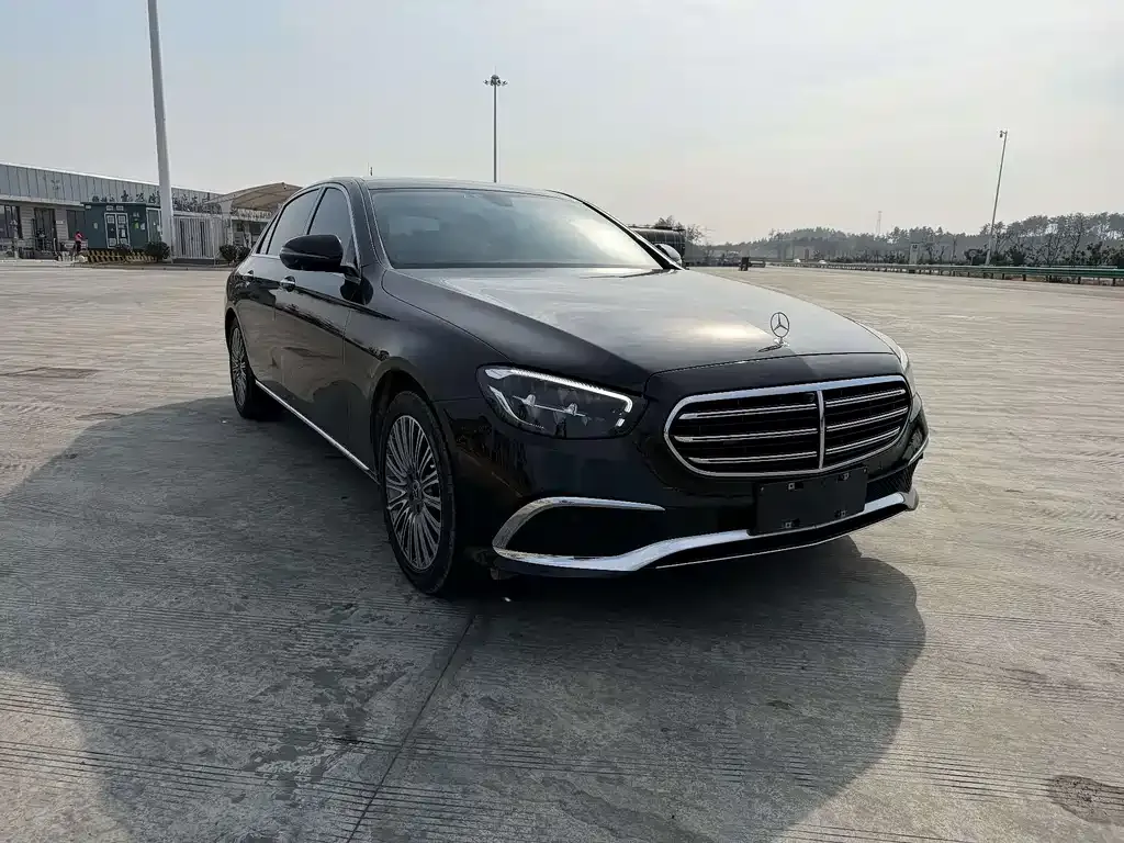 Mercedes-Benz E-Class — фото 10