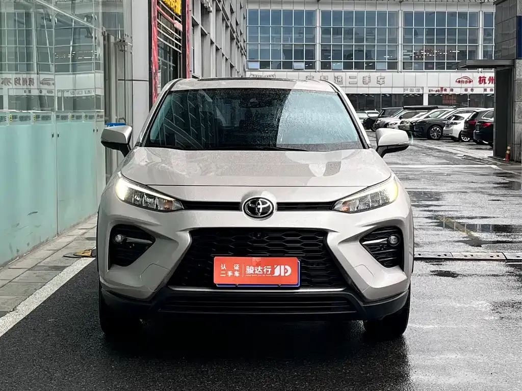 Toyota Wildlander — фото 9