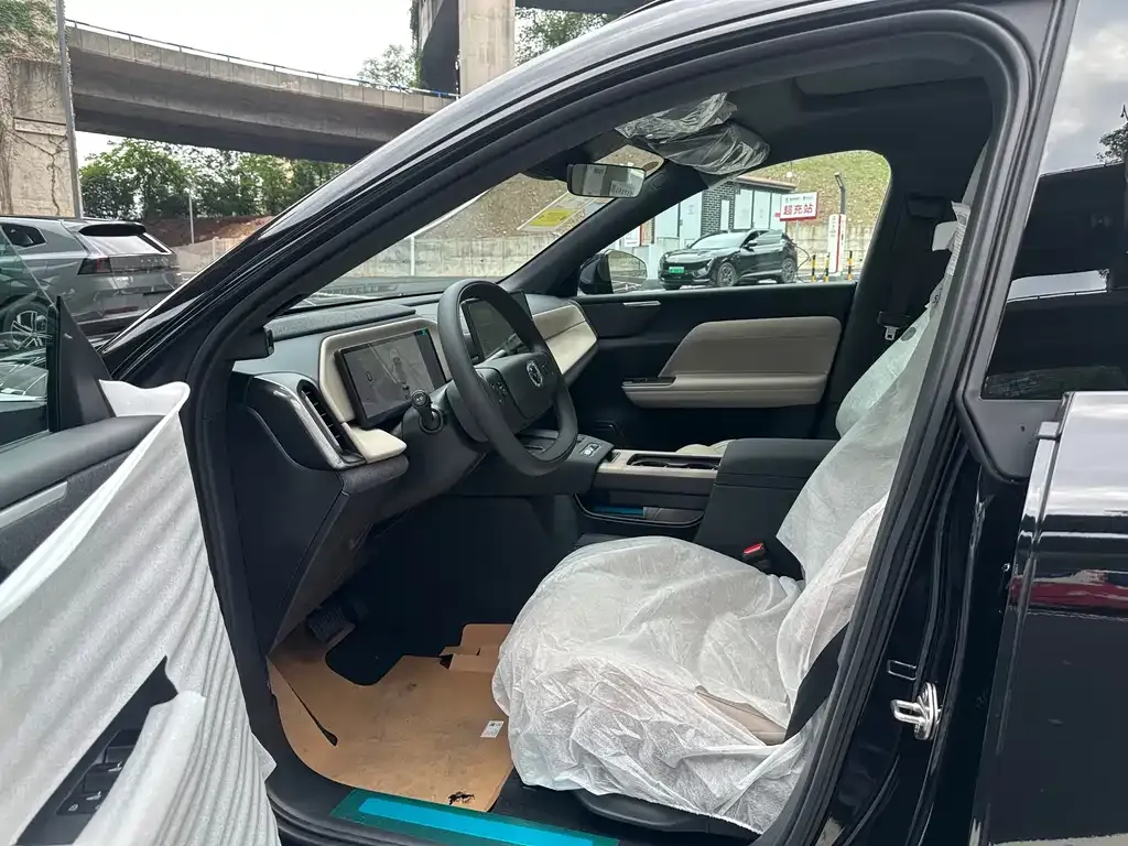 Volvo XC70 Plug-in Hybrid 2026 из CN, фото 7