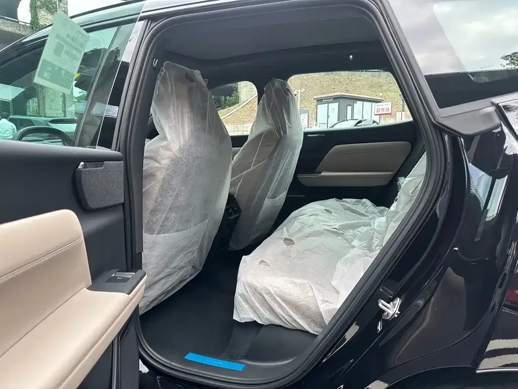 Volvo XC70 Plug-in Hybrid 2026 из CN, фото 3