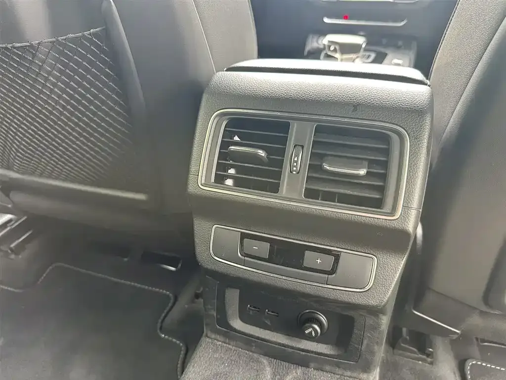 Audi Q5L Sportback 2021 из CN, фото 4