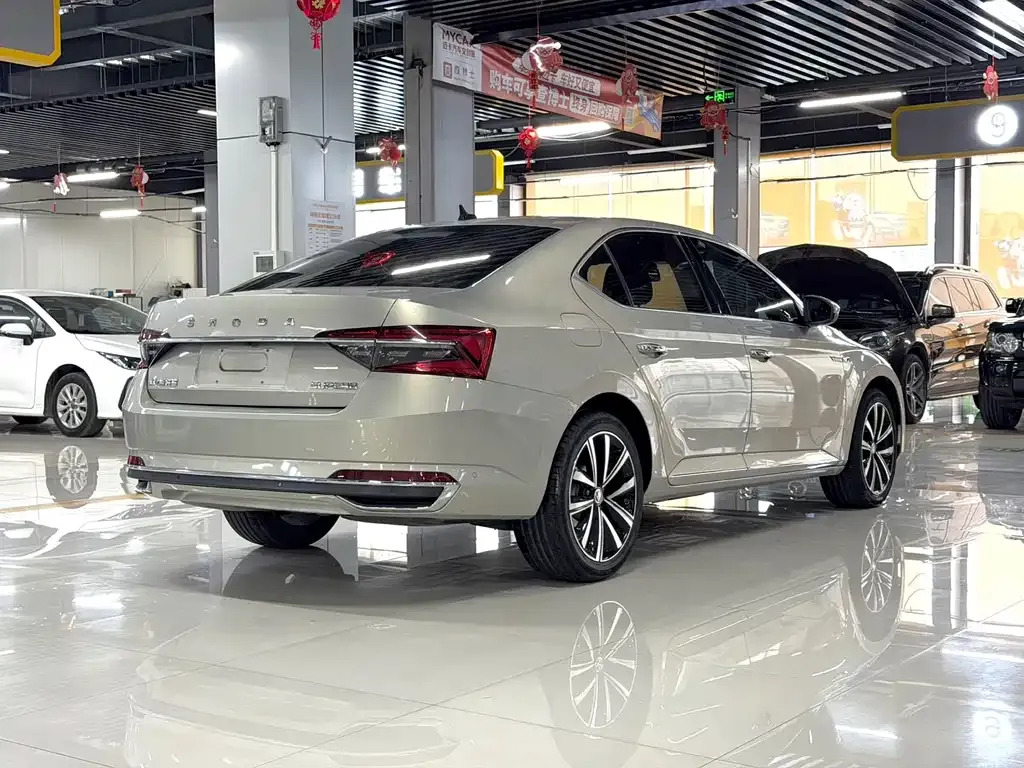 Skoda Superb 2022 из CN, фото 2