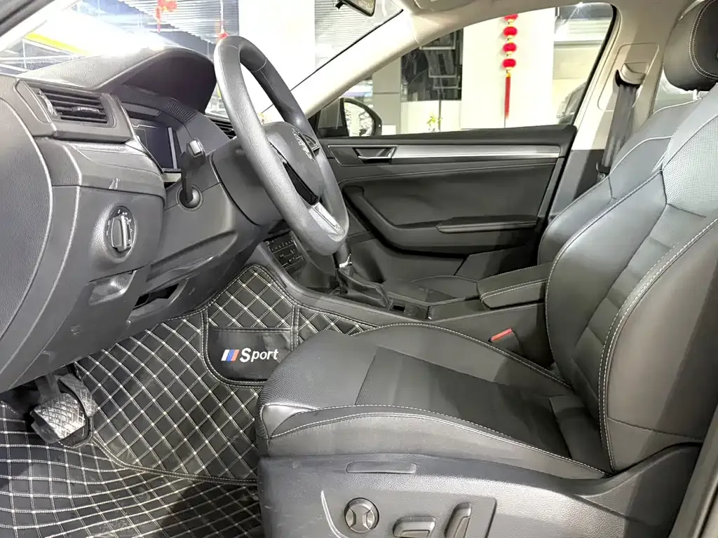 Skoda Superb 2022 из CN, фото 3