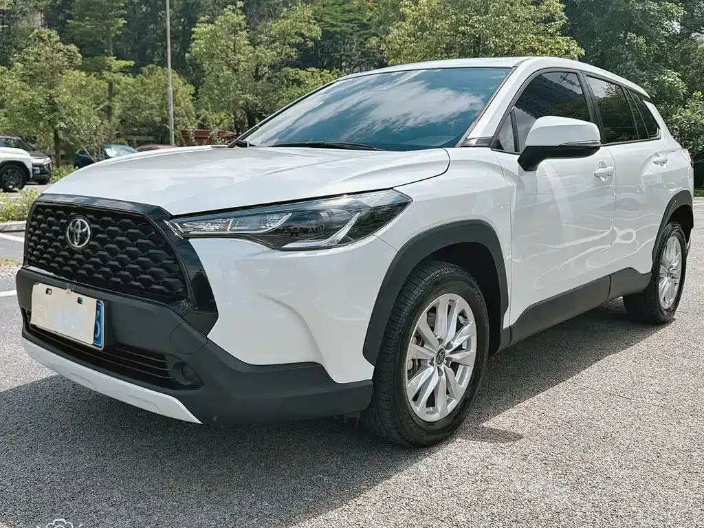 Toyota Corolla Cross — фото 1