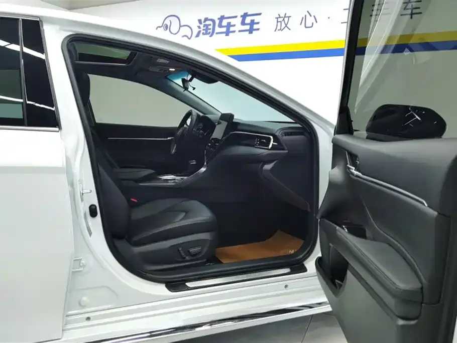 Toyota Camry 2023 из CN, фото 4