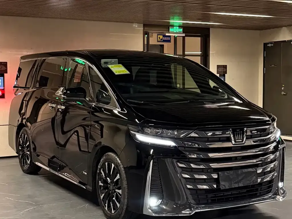 Toyota Vellfire — фото 8