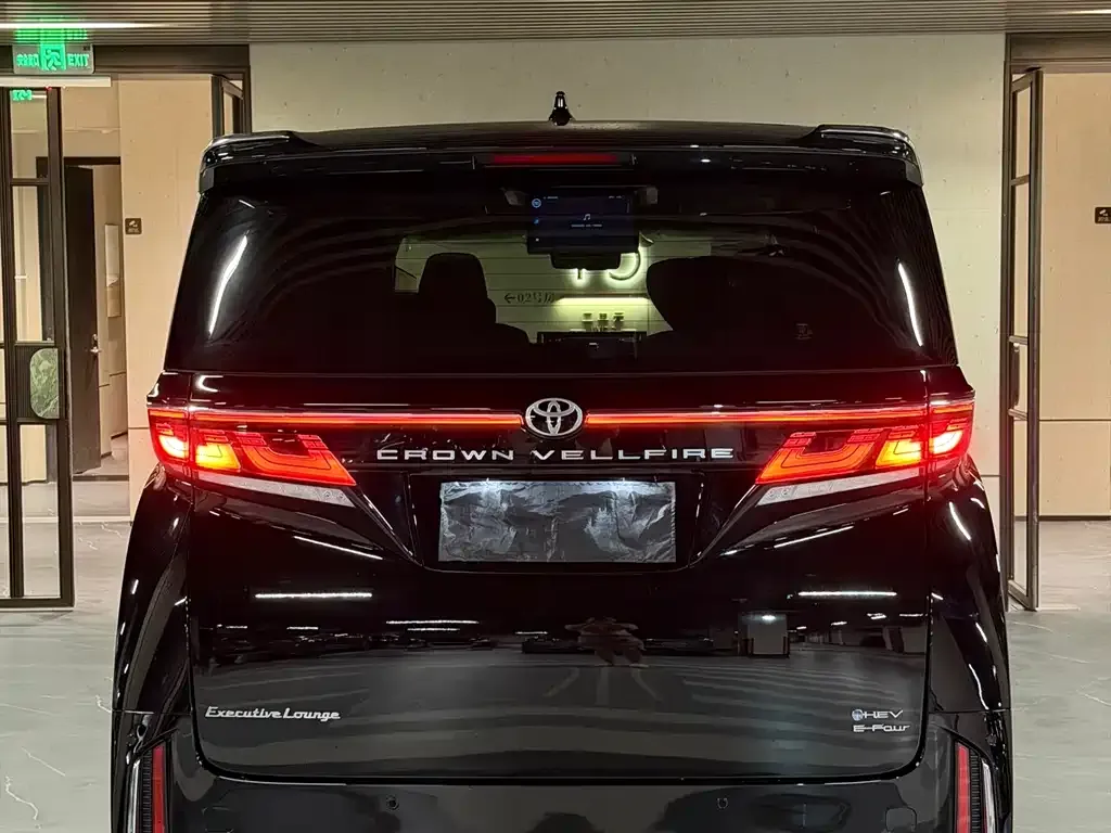 Toyota Vellfire — фото 9