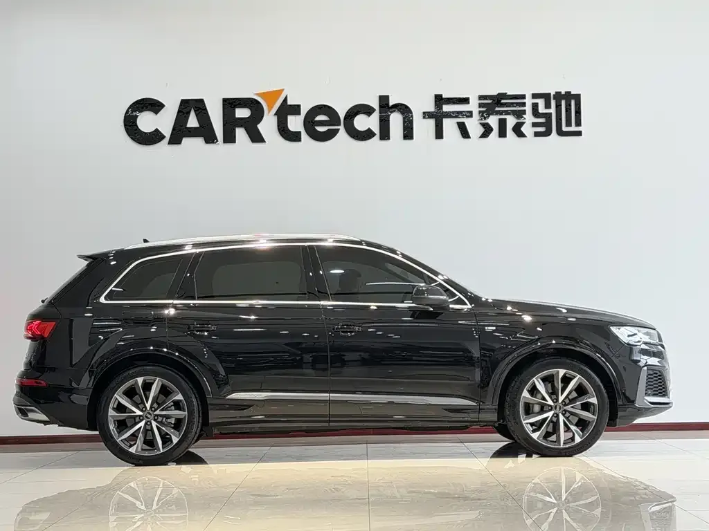 Audi Q7 — фото 6
