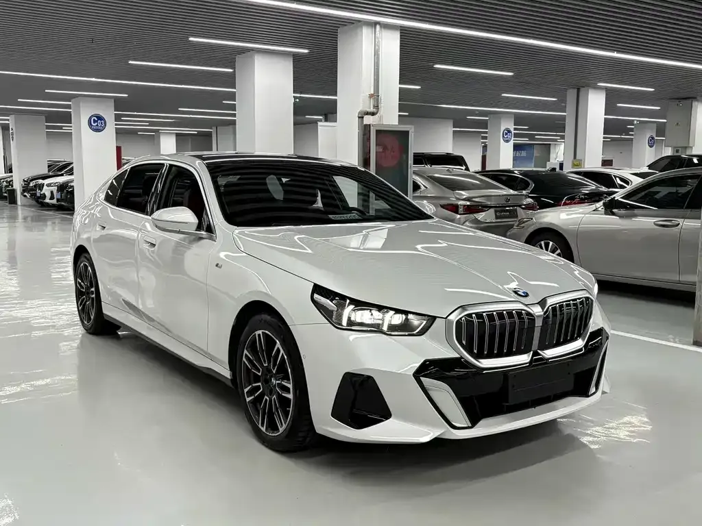 BMW 5 Series — фото 5