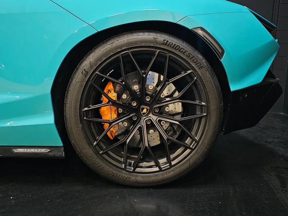 Lamborghini Revuelto 2025 из KR, фото 6