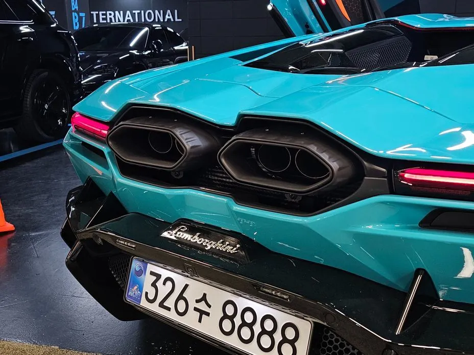 Lamborghini Revuelto 2025 из KR, фото 7