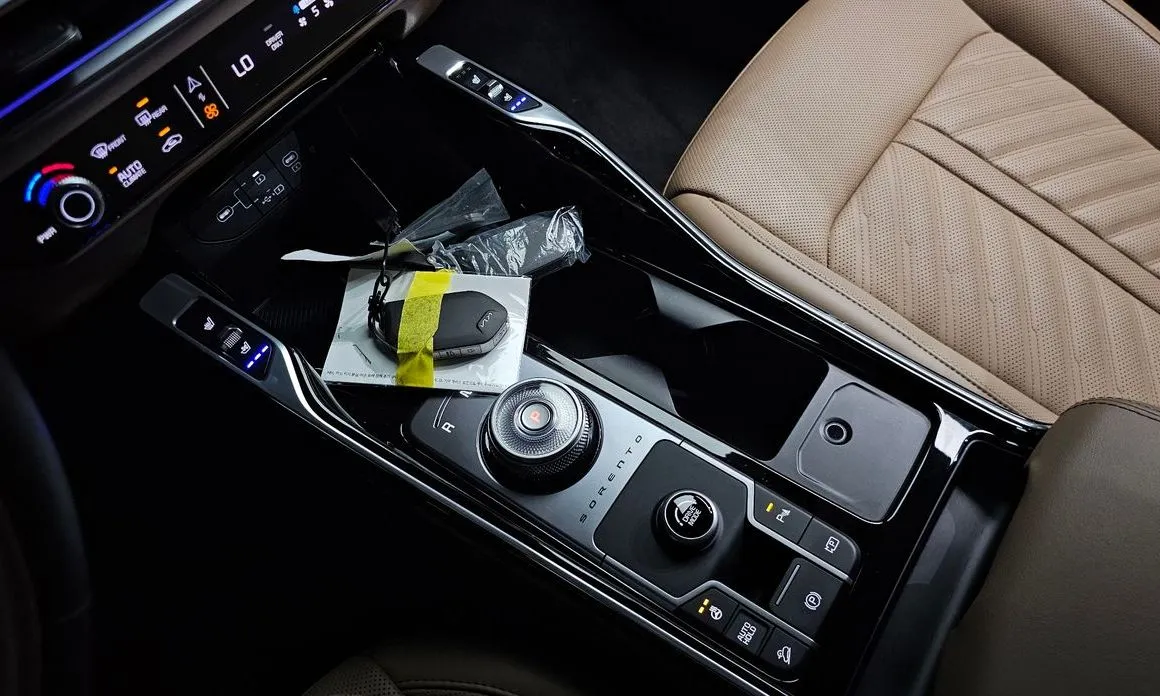 Kia Sorento — фото 10