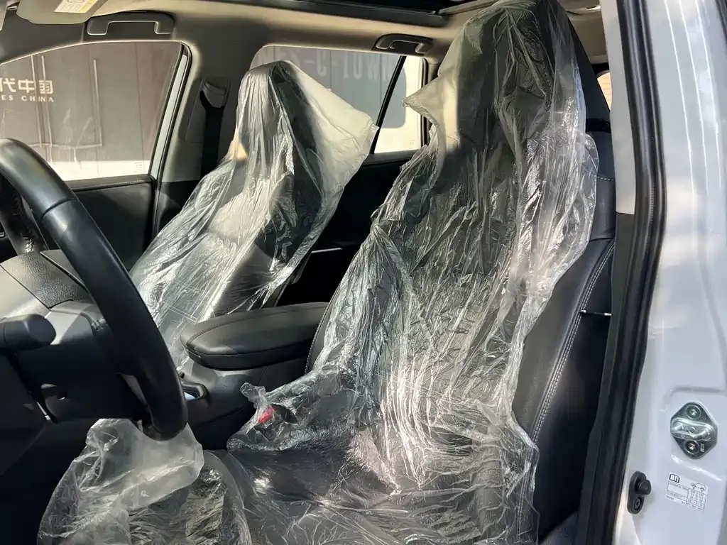 Toyota RAV4 2023 из CN, фото 10