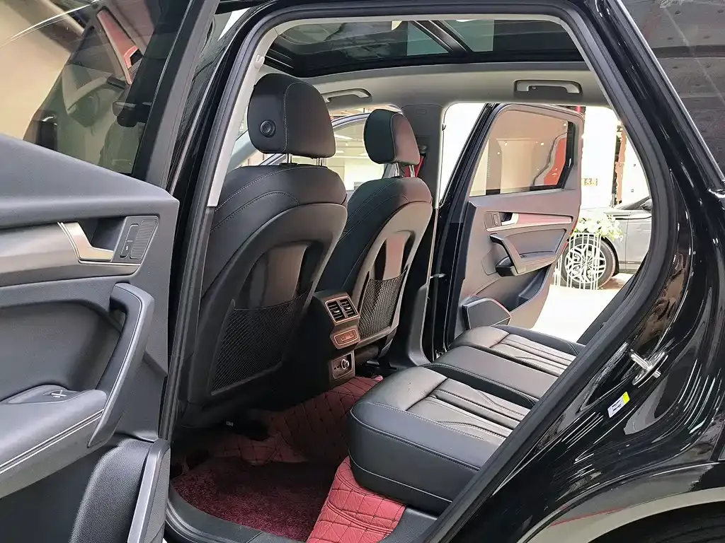 Audi Q5L 2023 из CN, фото 4