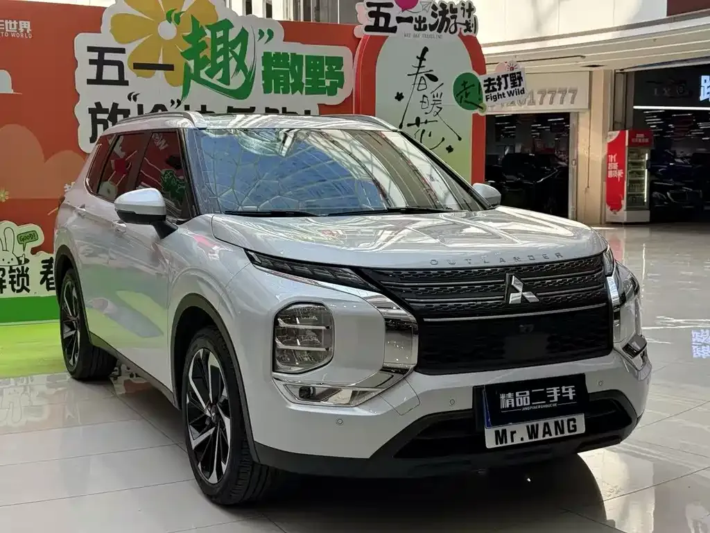 Mitsubishi Outlander 2023 из CN, фото 3