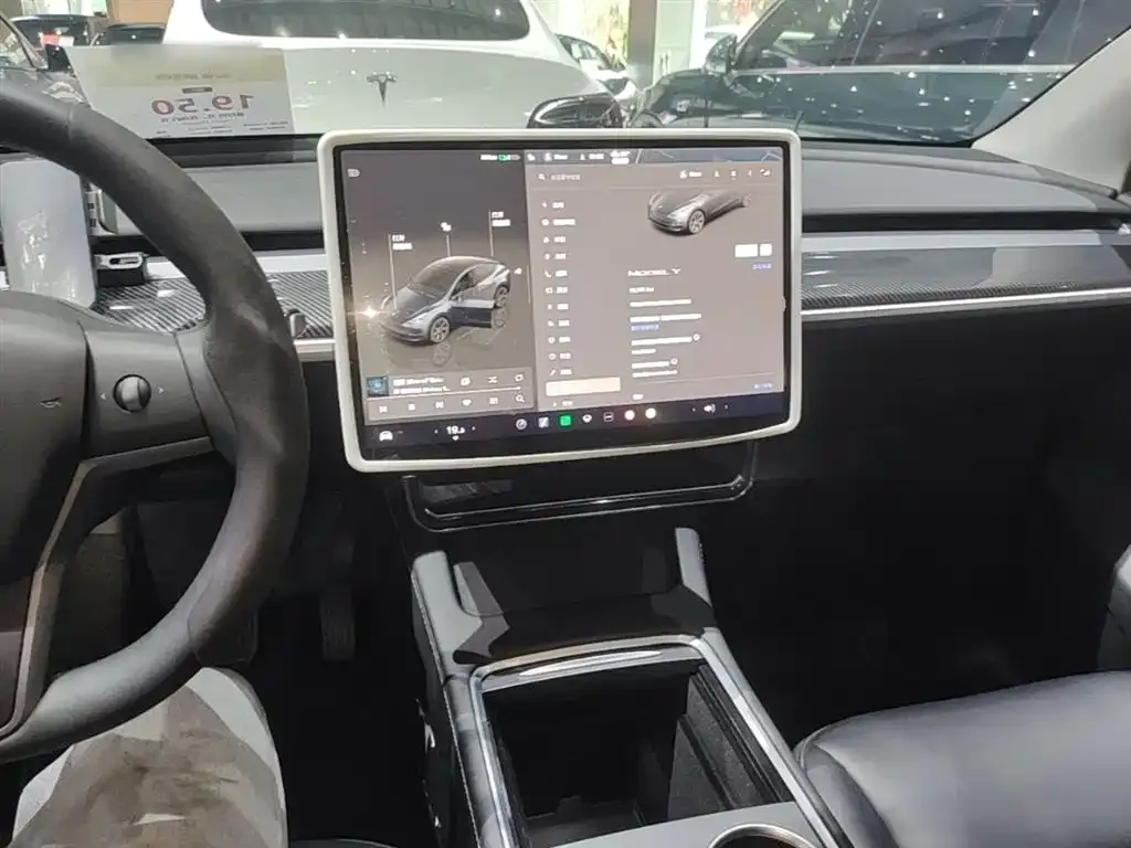 Tesla Model Y — фото 6