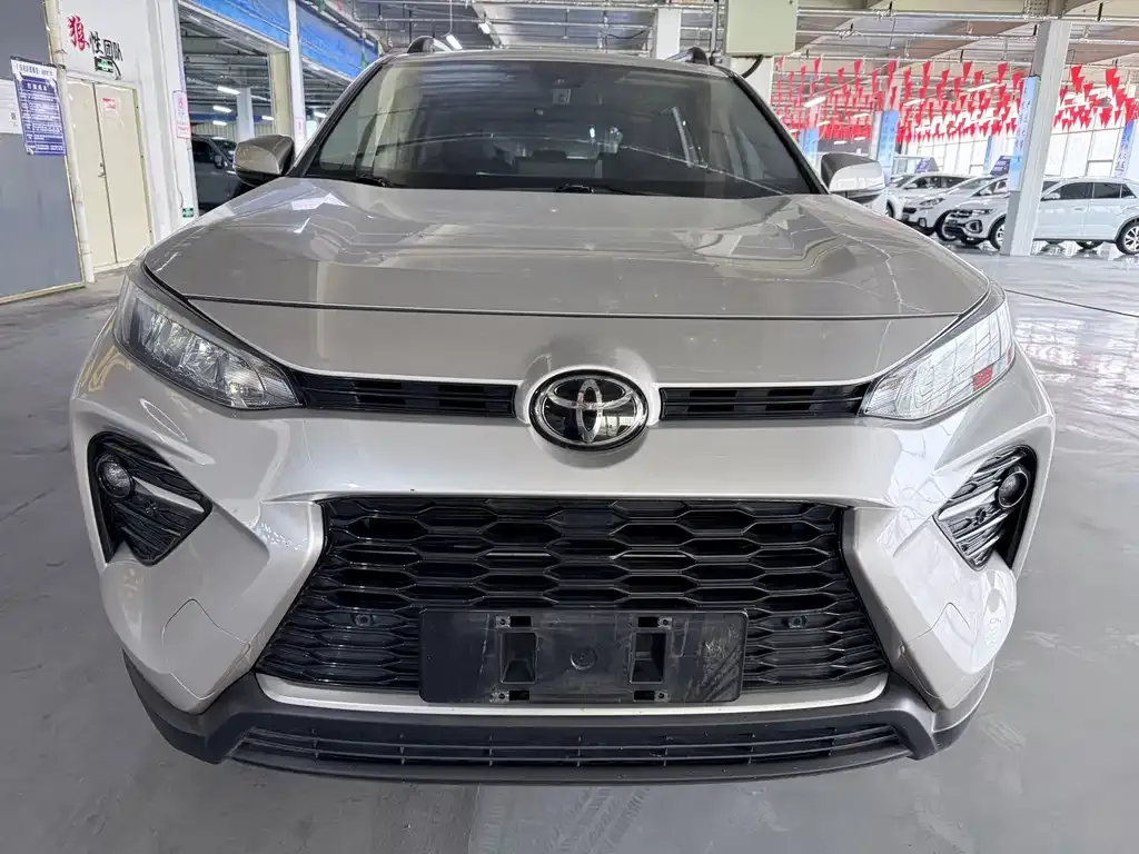 Toyota Wildlander — фото 9