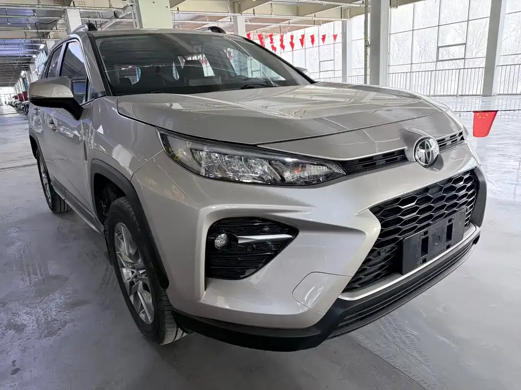Toyota Wildlander — фото 10