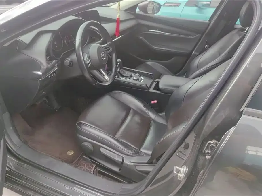 Mazda 3 Axela 2021 из CN, фото 2