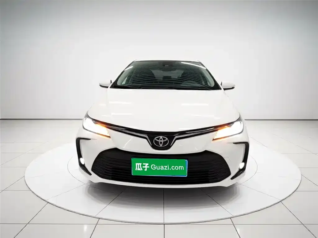 Toyota Corolla — фото 4