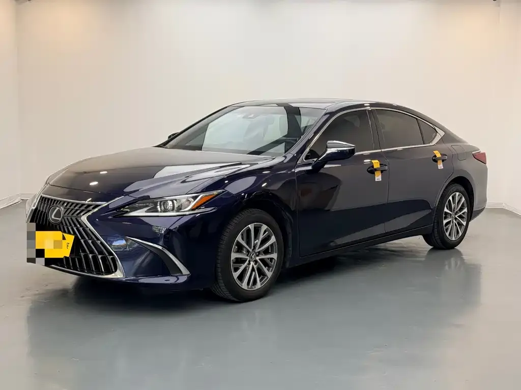 Lexus ES — фото 1
