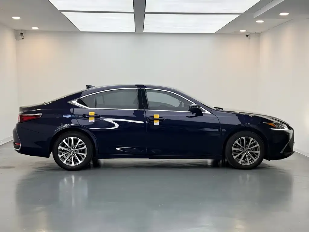 Lexus ES — фото 9