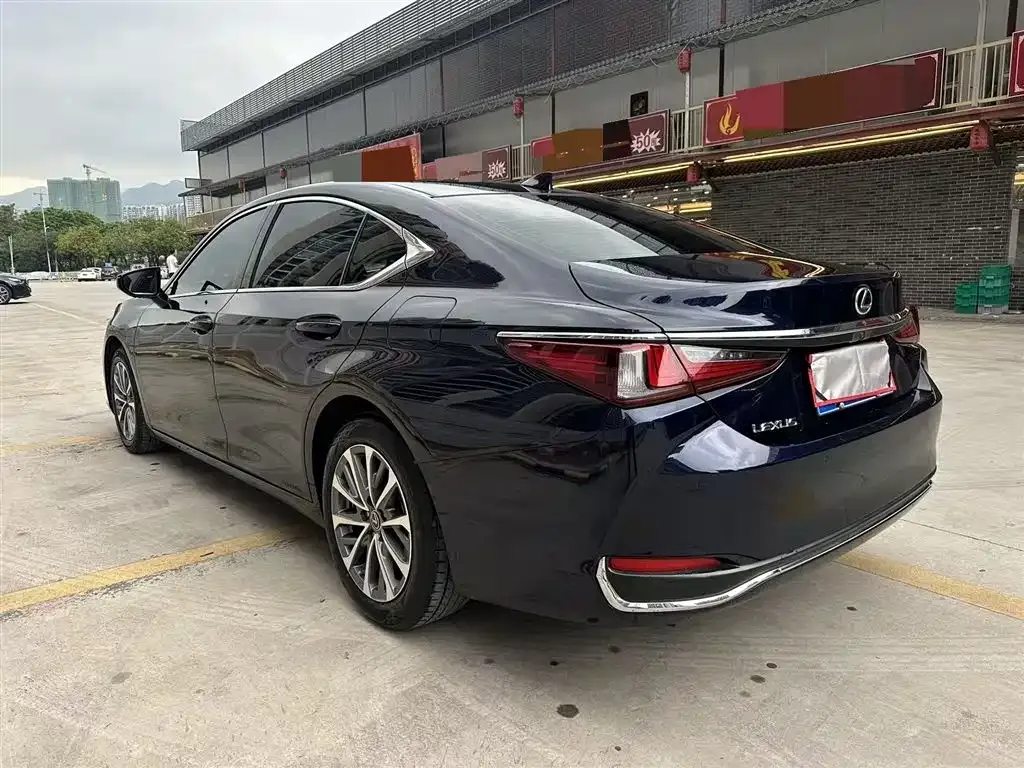 Lexus ES — фото 8