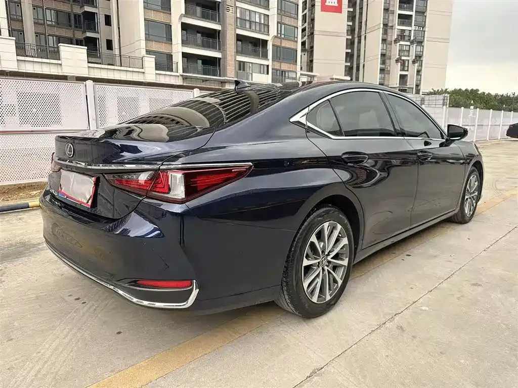 Lexus ES — фото 7
