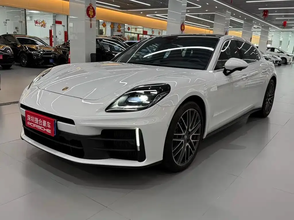 Porsche Panamera — фото 1