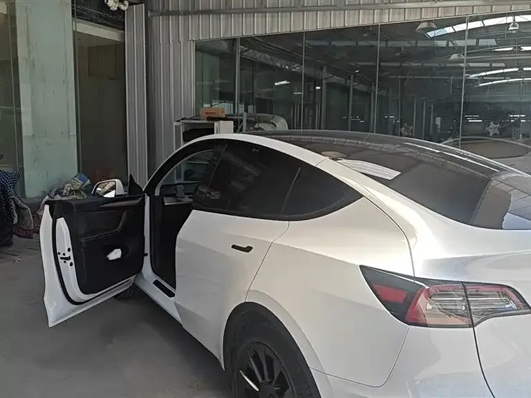Tesla Model Y — фото 2