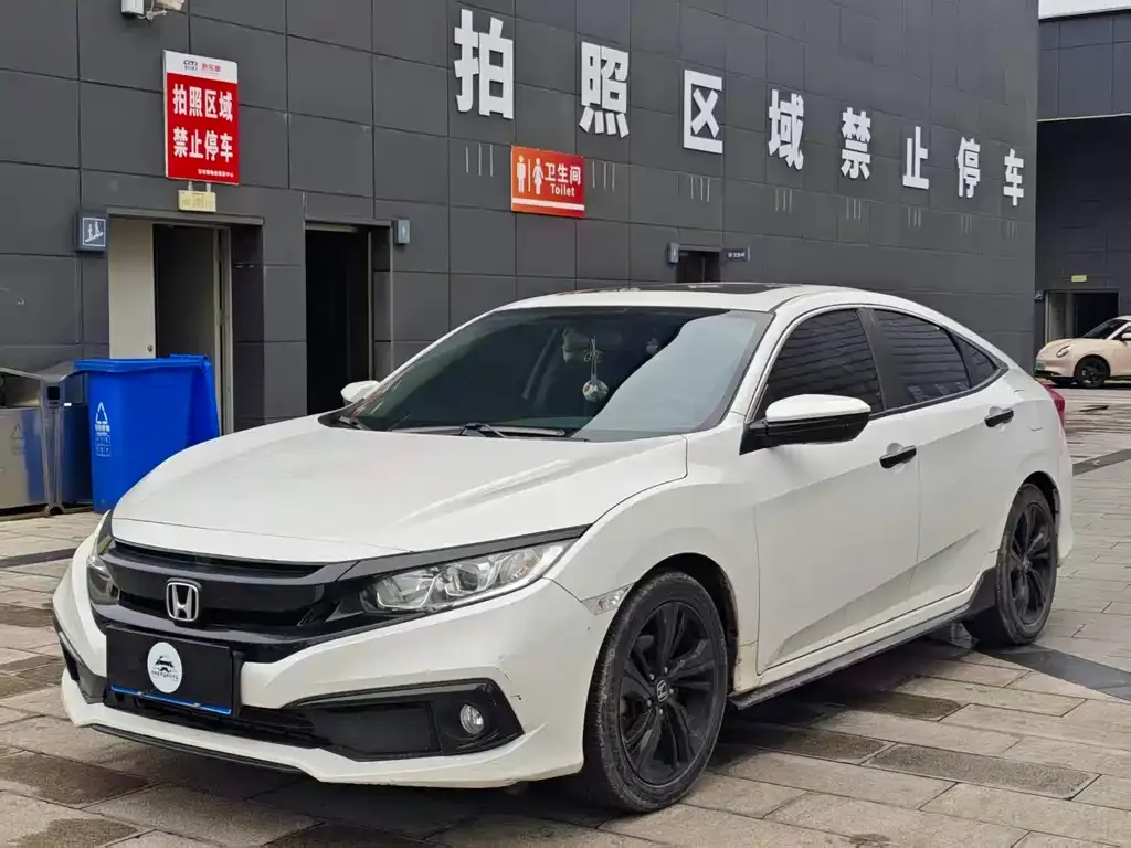 Honda Civic — фото 1