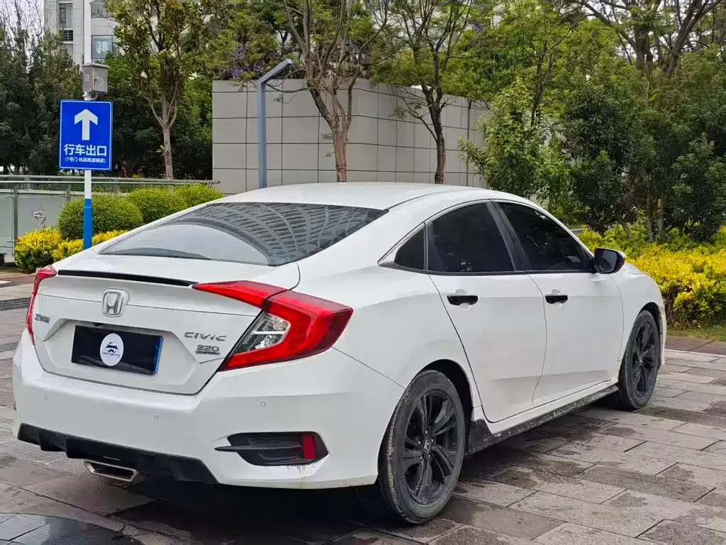 Honda Civic — фото 6