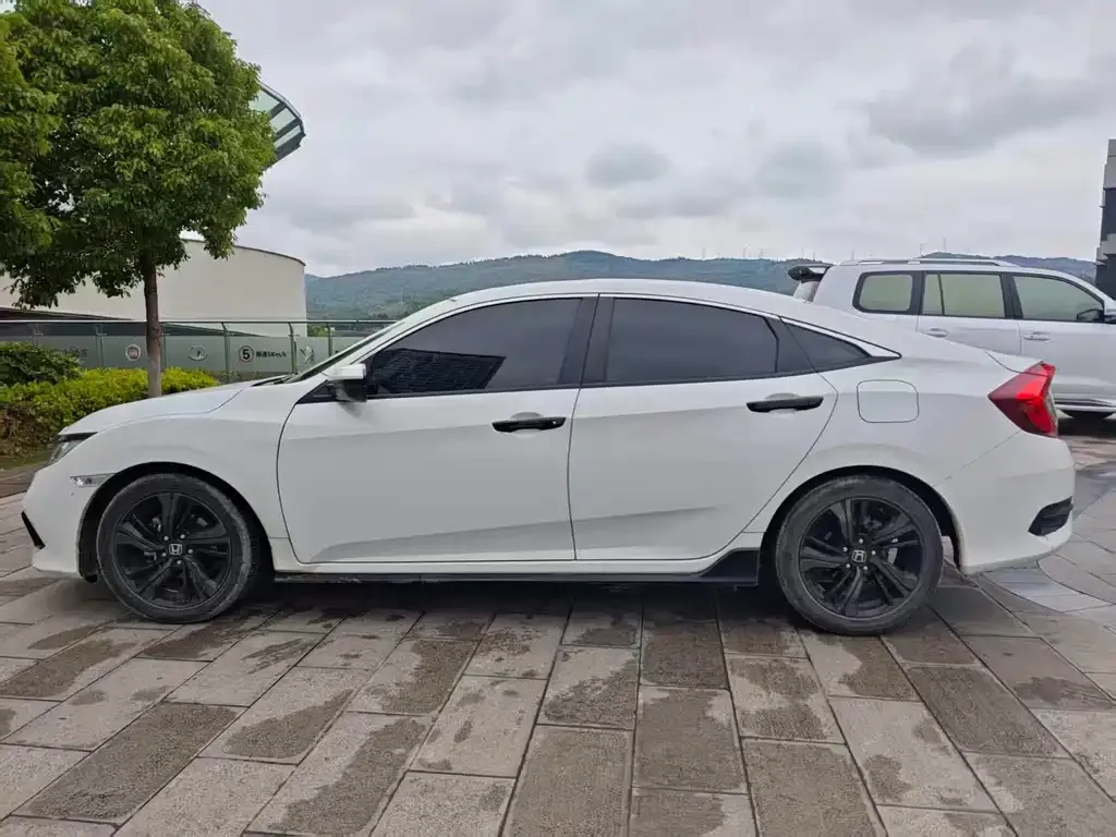 Honda Civic — фото 9