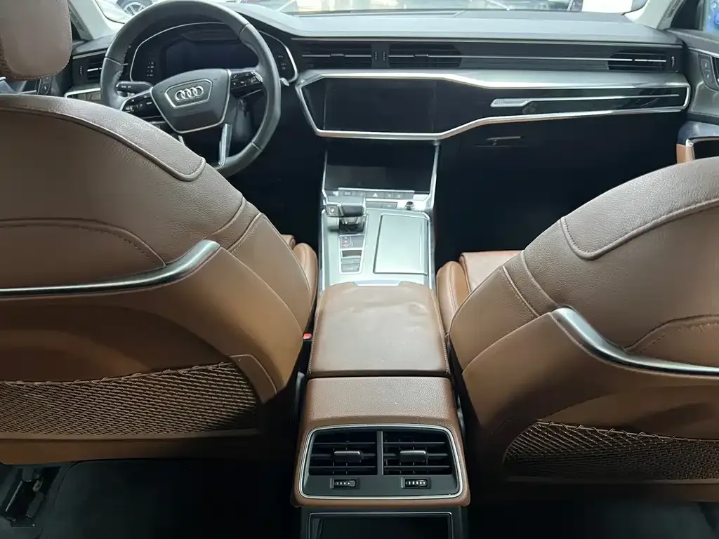 Audi A6L 2021 из CN, фото 7