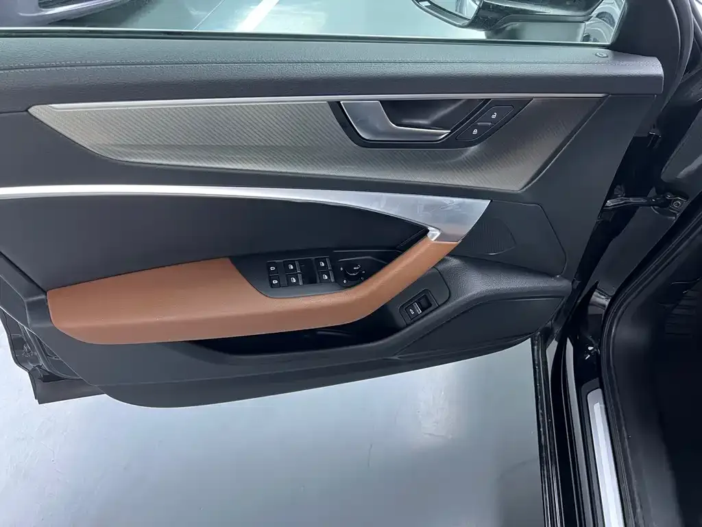 Audi A6L 2021 из CN, фото 9