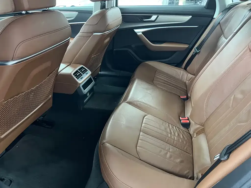 Audi A6L 2021 из CN, фото 6