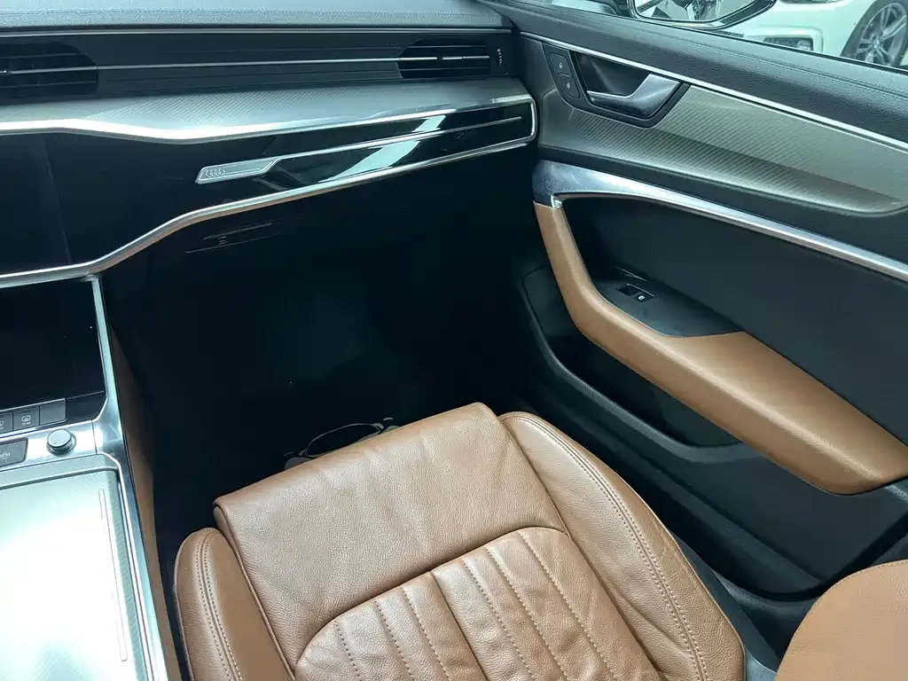 Audi A6L 2021 из CN, фото 2