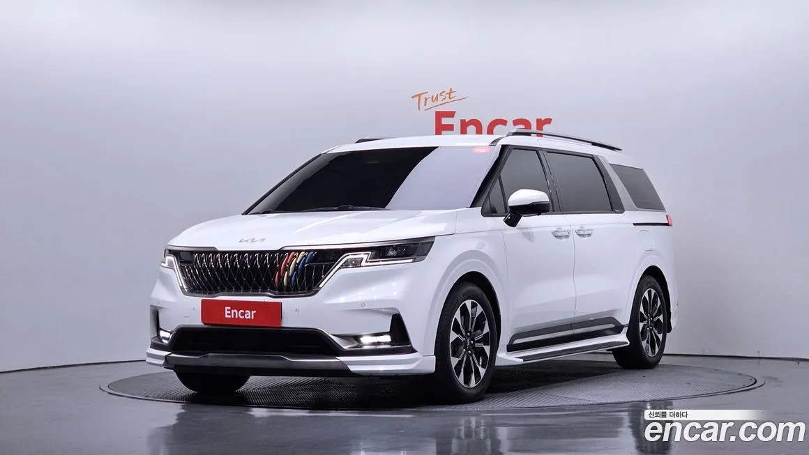 Kia Carnival — фото 1