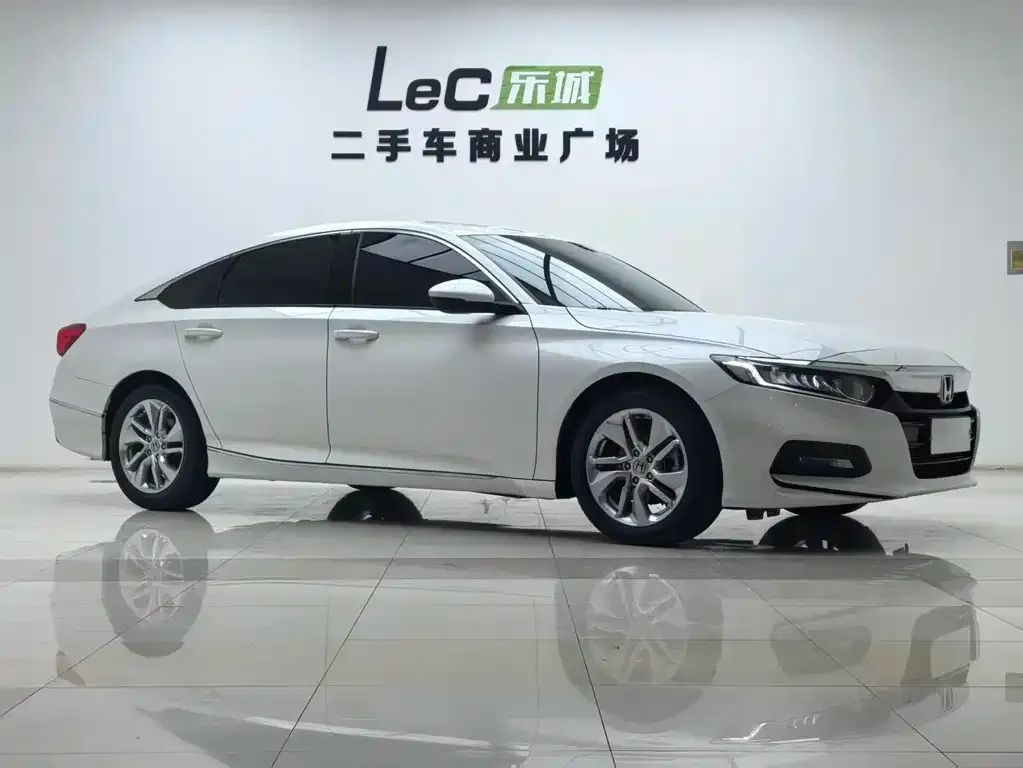 Honda Accord — фото 6
