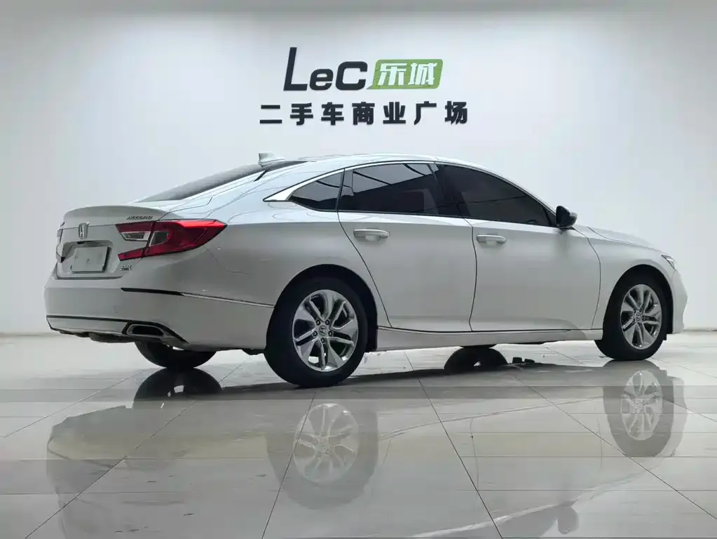 Honda Accord — фото 3