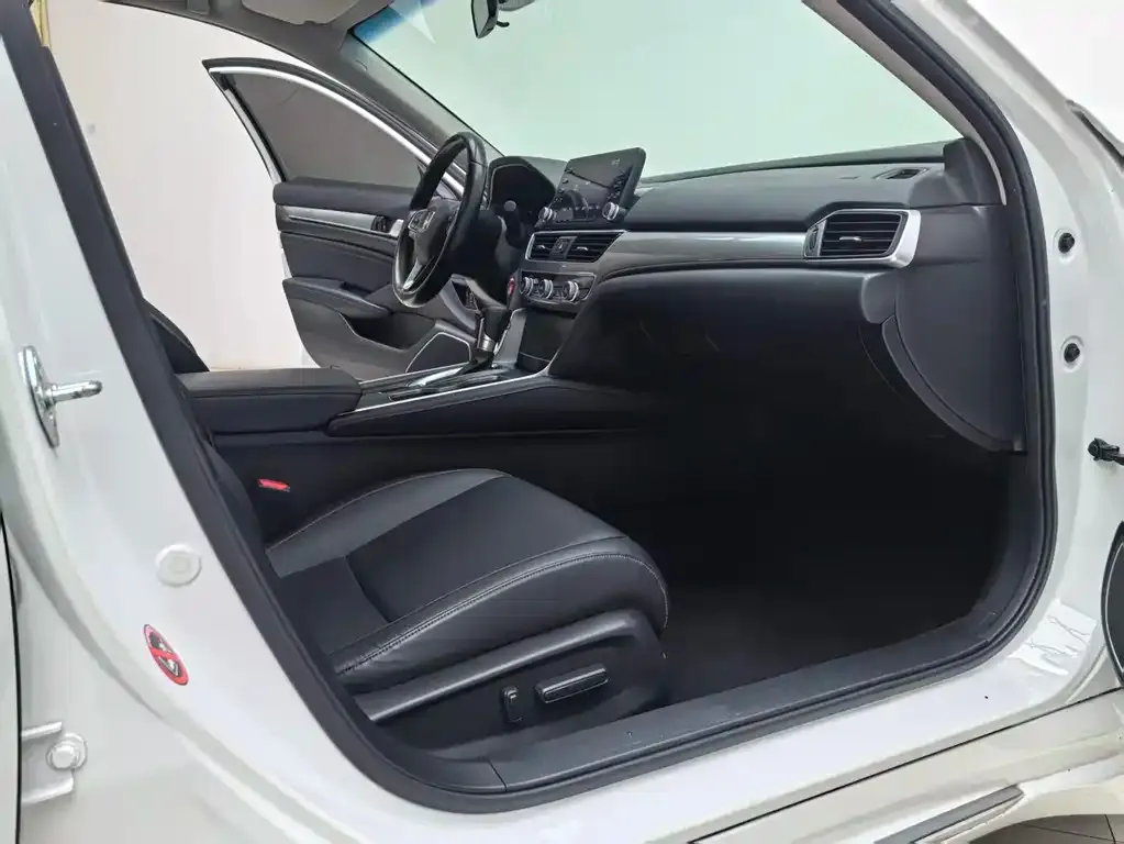 Honda Accord — фото 5