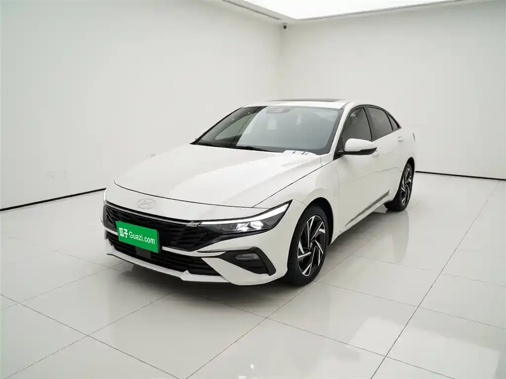 Hyundai Elantra — фото 4