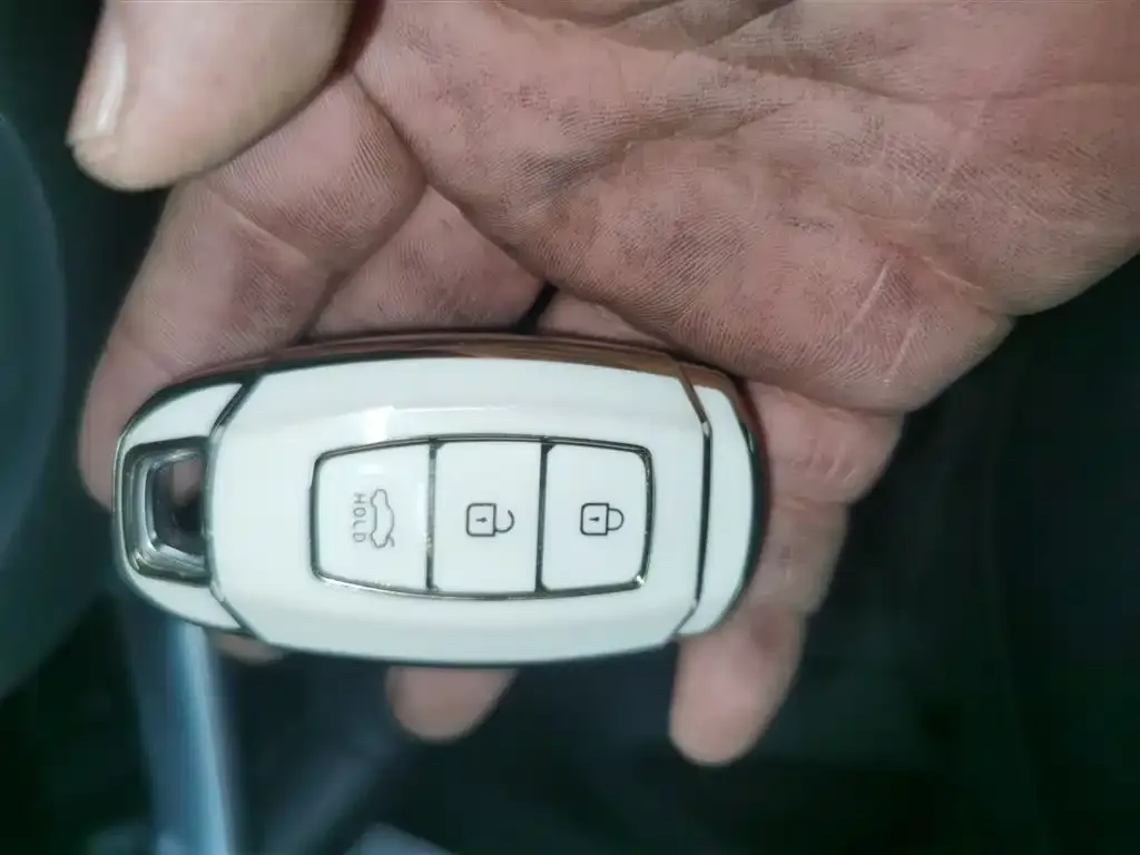 Hyundai Elantra — фото 7