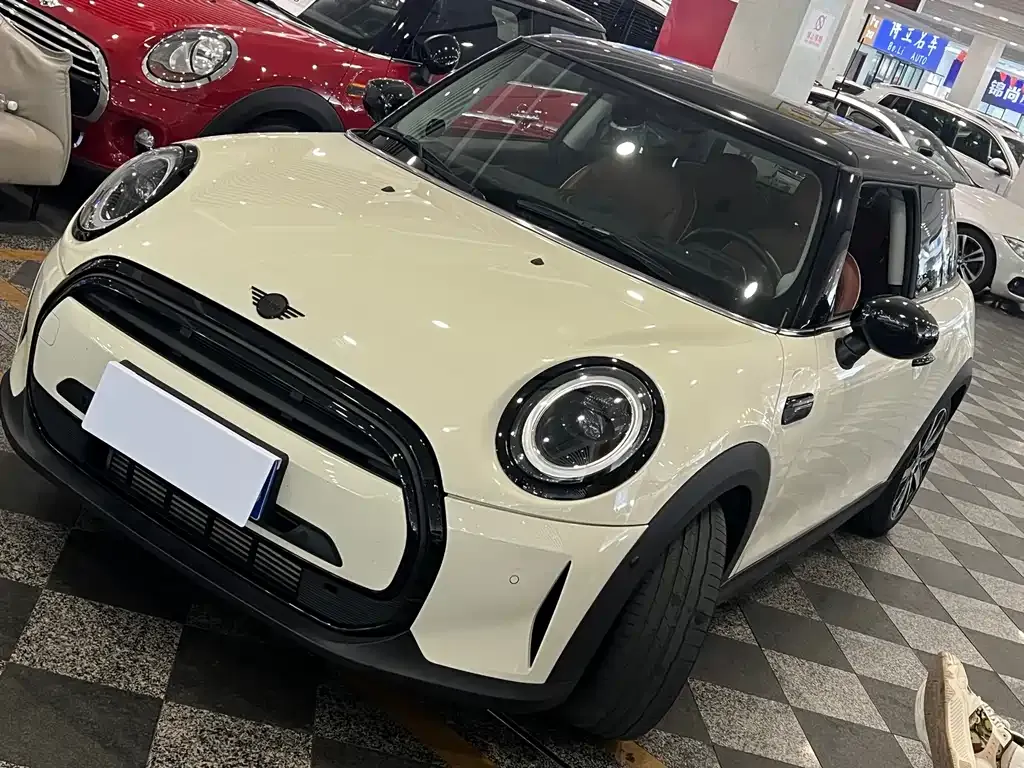 MINI Cooper (3-door) — фото 1
